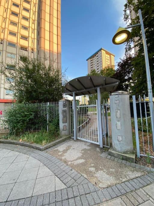 Comfy Entire Flat With City View Balcony In Regents Park, Camden, Central London Apartment Exterior foto